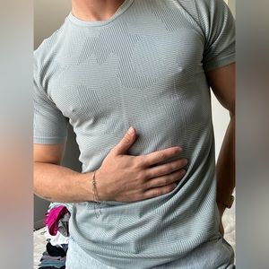 lululemon metal vent BREATHE tee